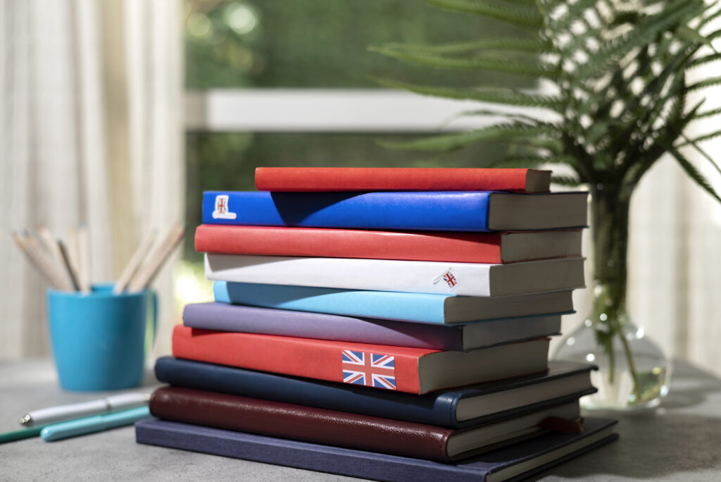 Conheça os principais tipos de preposições em inglês Conheça os principais tipos de preposições em inglês